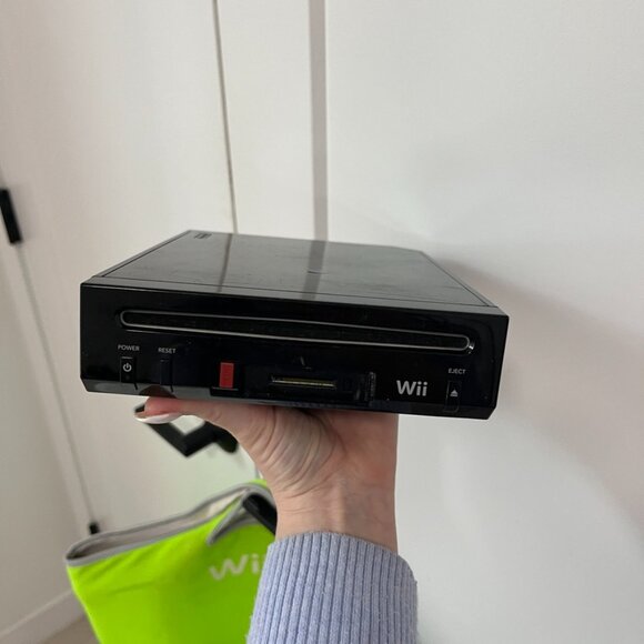 Nintendo Wii Fit, Universe, Gamepad, & Controller Bundle - Picture 9 of 13